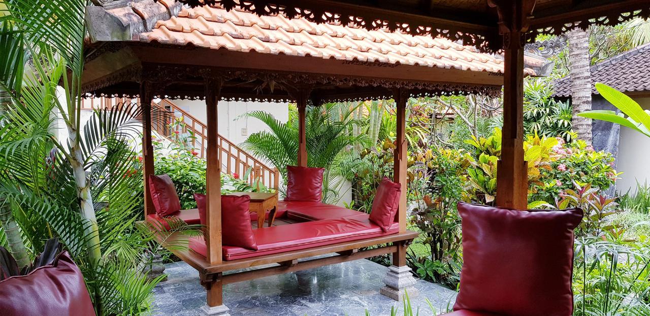 Kusnadi Hotel Legian Exterior foto