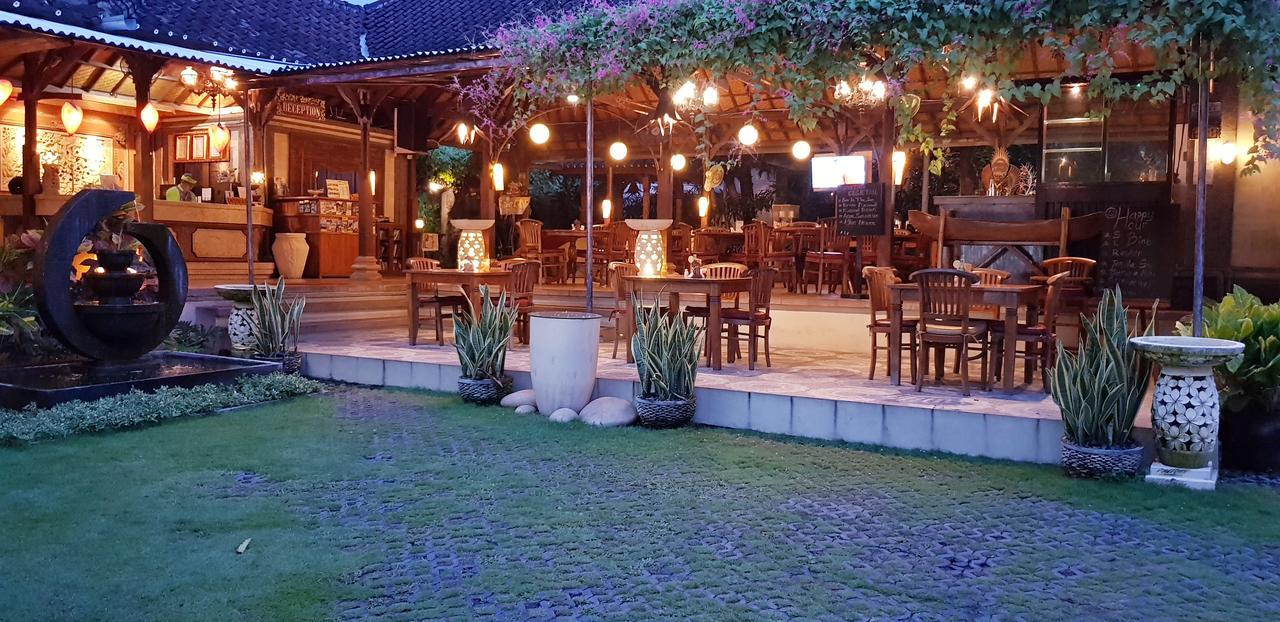 Kusnadi Hotel Legian Exterior foto