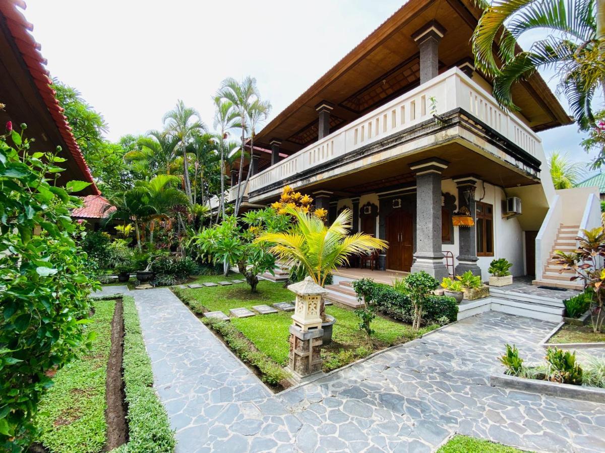 Kusnadi Hotel Legian Exterior foto